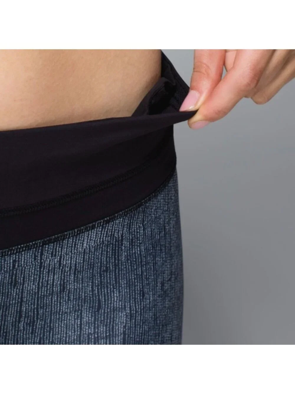Lululemon Run: Inspire Crop II *All Luxtreme Burlap Texture Black Dune / Black